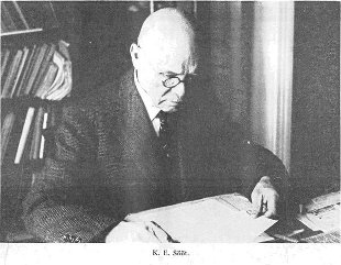 foto: Karl Eduard Sööt laua taga kirjutamas