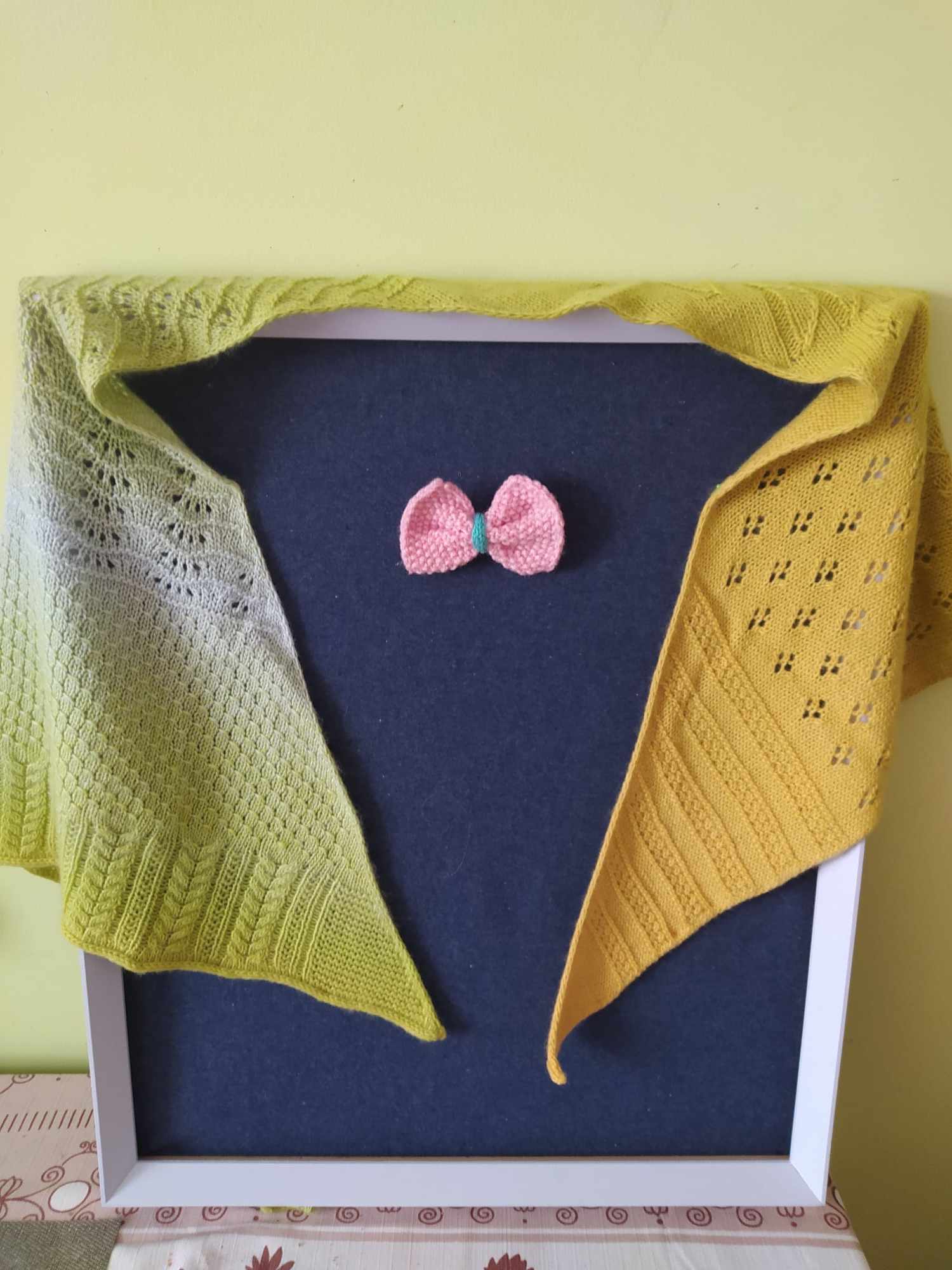 plakat Raamitud kudumid näitusele